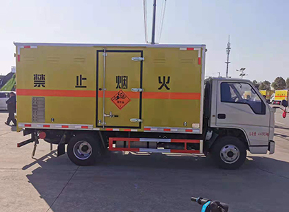 光山爆破器材运输车