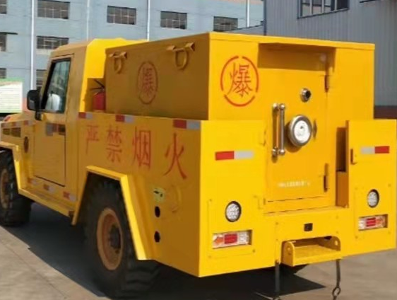 光山凯龙爆破器材运输车：保障爆破任务的安全运行