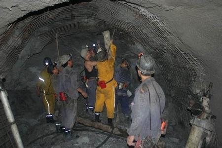 光山工程爆破中的危险因素分析以及应对工程爆破危险的措施